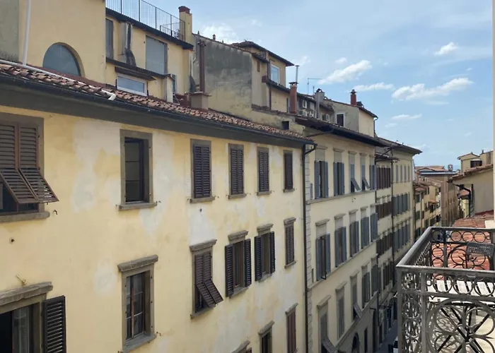 Live Florence Guest House